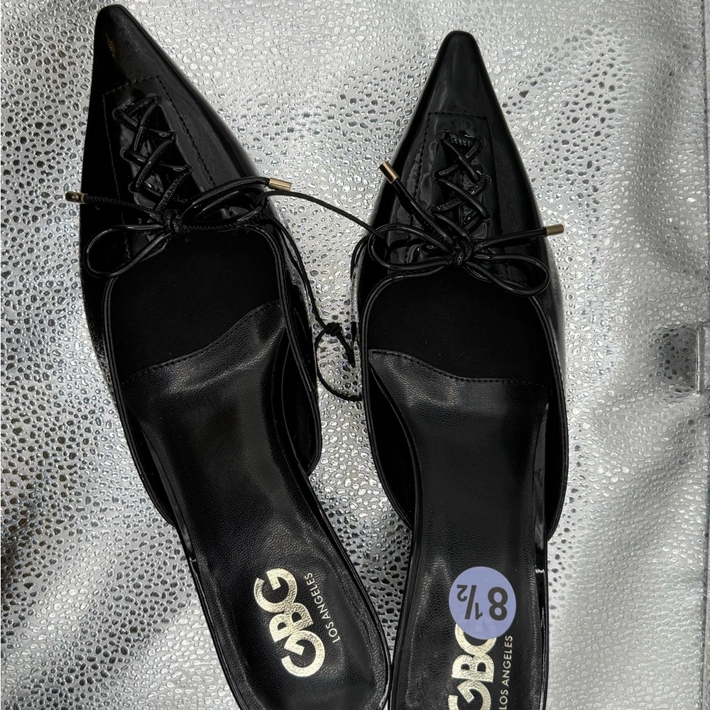 GBG Los Angeles Women's Size 8.5 Glossy Black Lace-Up Mules  New - Picture 4 of 6